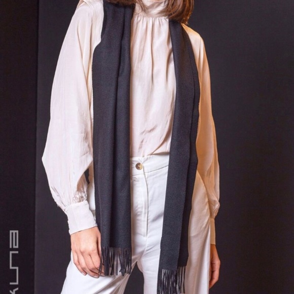 KUNA 100% guanaco scarf  SKU D600081P0000 - Picture 8 of 8